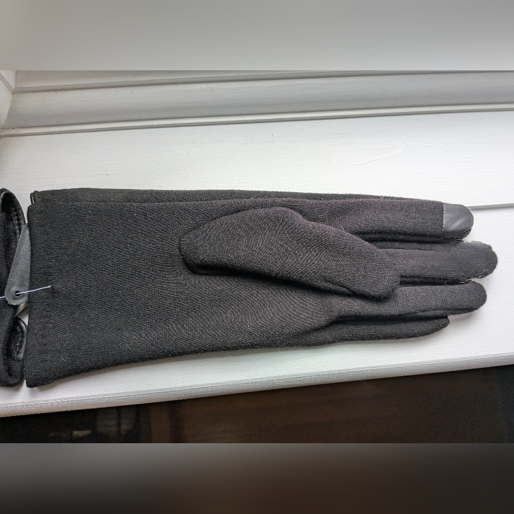 NWT Black Faux Suede Driving Gloves And Gray Pashmina Shawl/Scarf - Picture 3 of 8